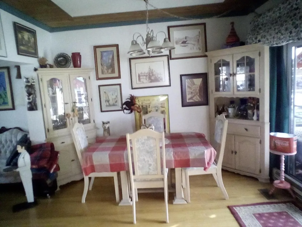 The Owl House Bed & Breakfast Toronto 0*,  Canada