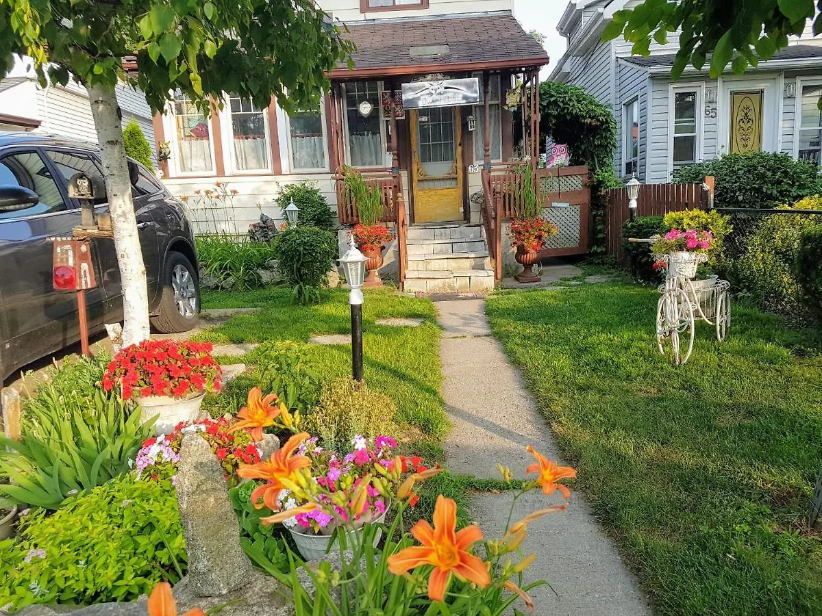 The Owl House Bed & Breakfast Toronto 0*,