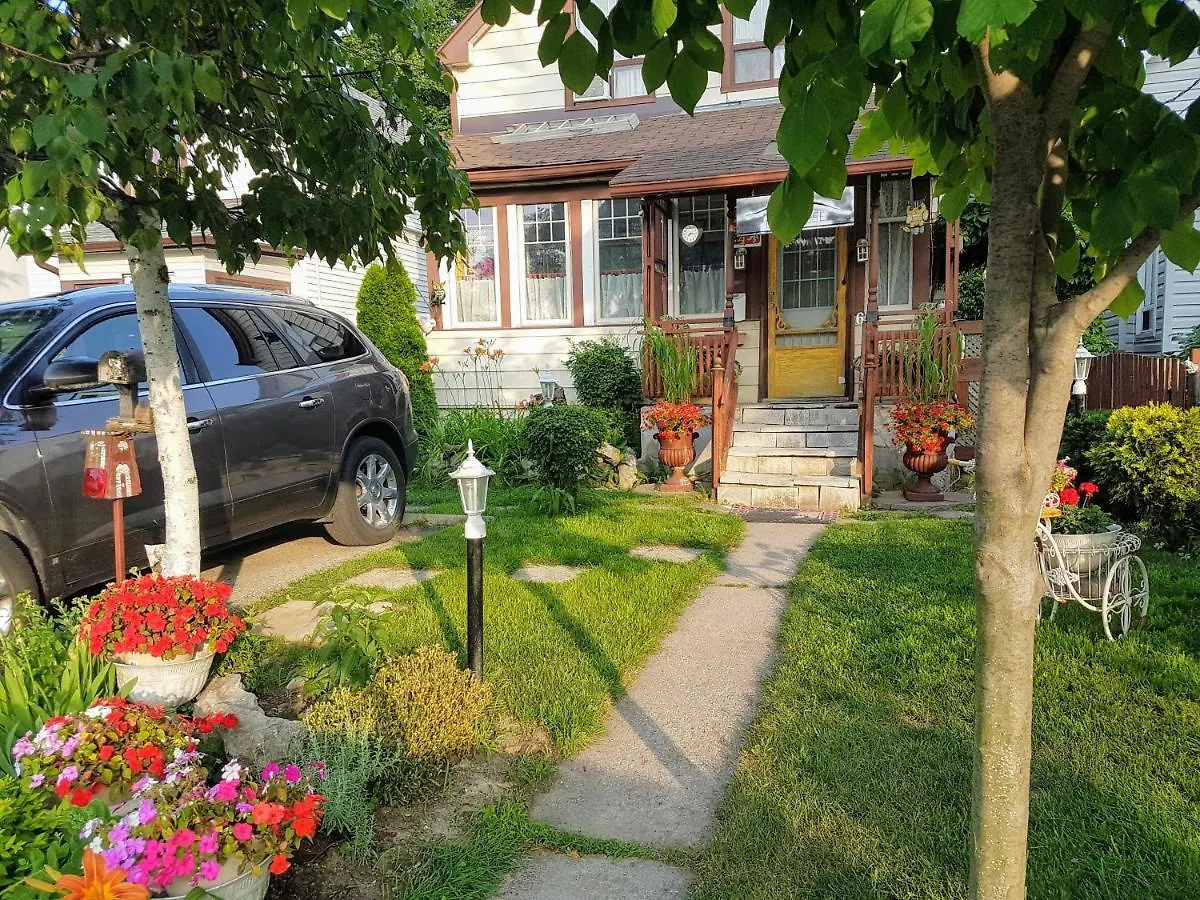 The Owl House Bed & Breakfast Toronto Canada